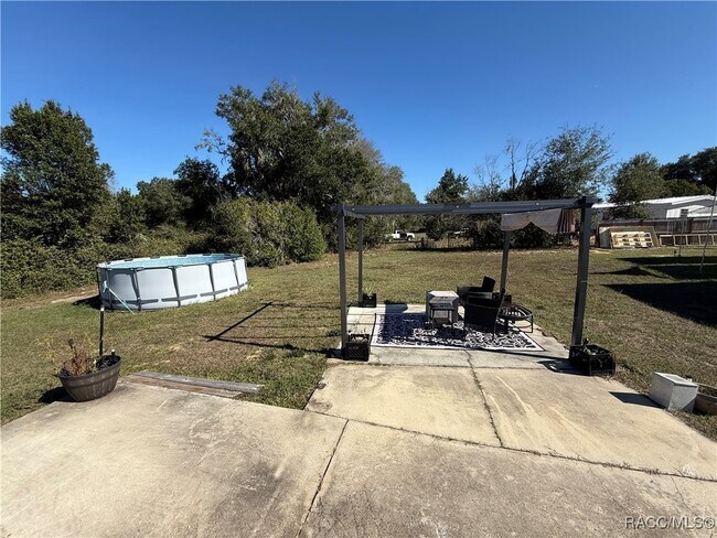 Building Photo - 5469 W Grovepark Rd