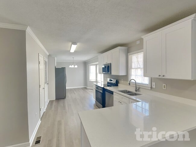 Building Photo - 385 Nectarine Dr