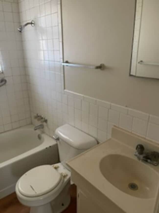 Building Photo - NICE HOME IN THE RIDGECREST AREA. PETS NEGOTIABLE WITH OWNERS APPROVAL