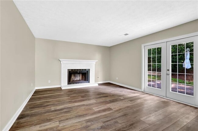 Building Photo - 10480 Summer Creek Dr