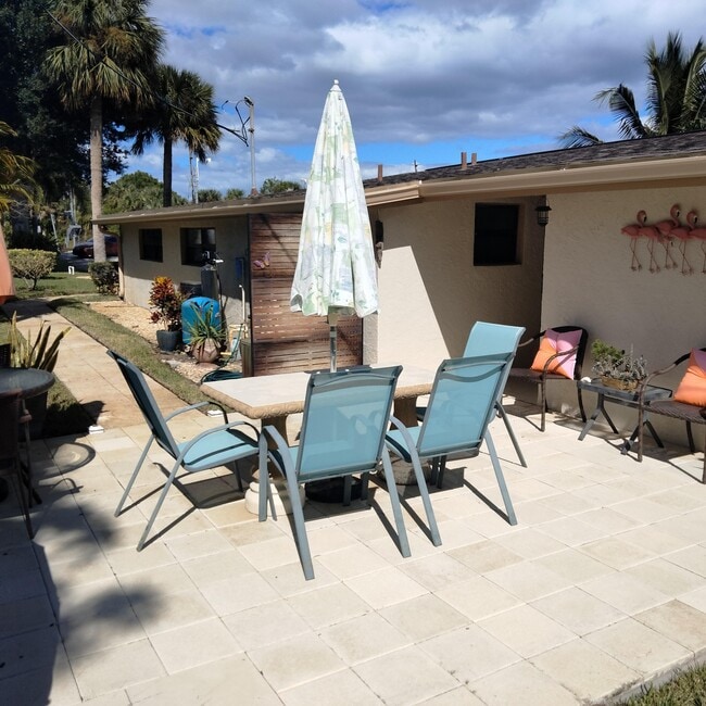 Building Photo - 1150 NE County Line Rd