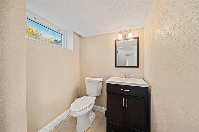 Building Photo - 66 Roosevelt Rd