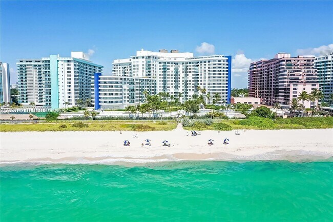 Primary Photo - 5161 Collins Ave