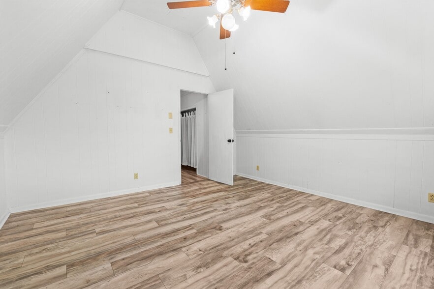 Building Photo - 864 Trojan Horse Cir