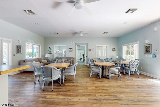 Building Photo - 350 Robin Hood Cir