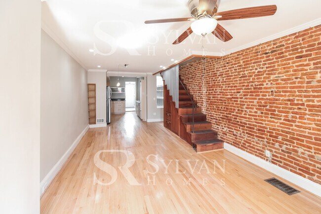 Building Photo - Enjoy living the good life in this 2 bedroom, 1.5 bathroom townhome