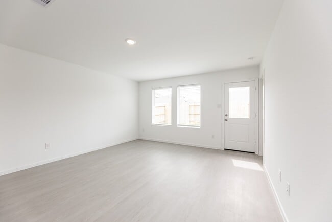 Building Photo - 6831 Lantana Leaf Ln