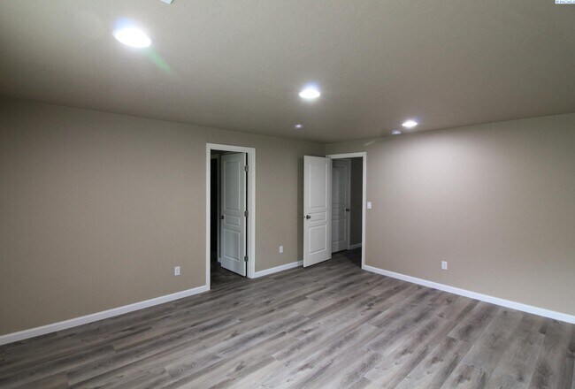 Building Photo - 3 bedroom, 2 bath home in Pasco