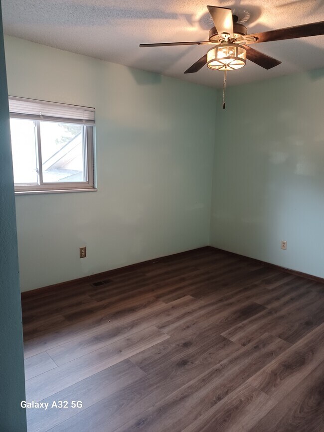 Building Photo - 7649 Safari Cir