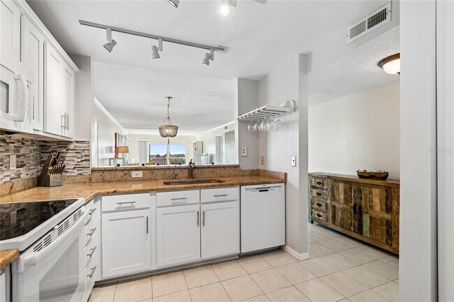 Building Photo - 719 Pinellas Bayway S
