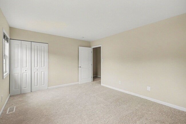 Building Photo - Updated 2BR Townhome Minutes from Central Park & Mary Washington Hospital!