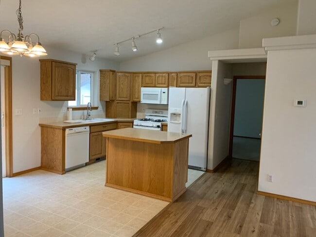 Building Photo - 9049 Torrey Ln