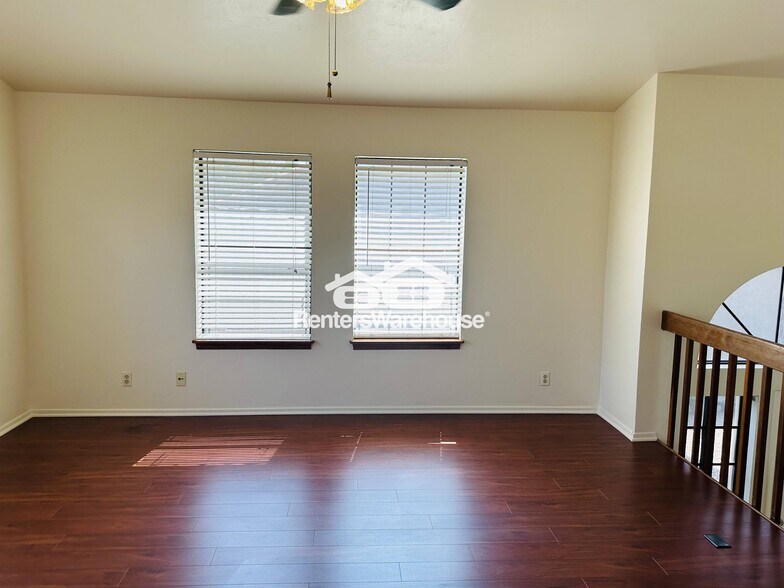 Building Photo - 4102 E Tanglewood Dr