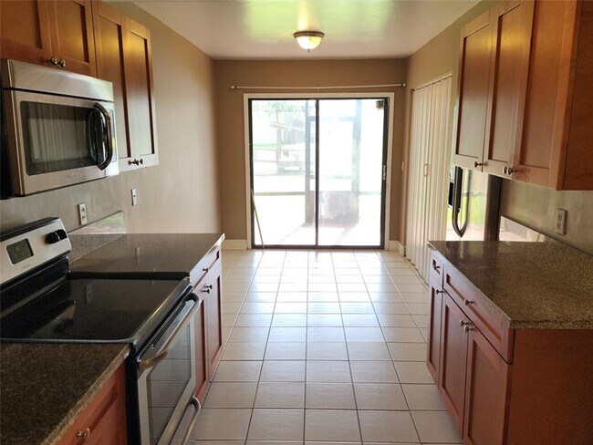 Building Photo - 4192 SW 87th Terrace