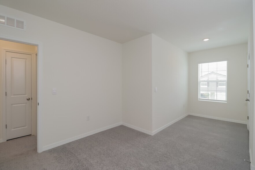 Building Photo - 2894 Peony Pr Ln