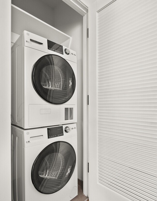 Building Photo - Chadron Apartment