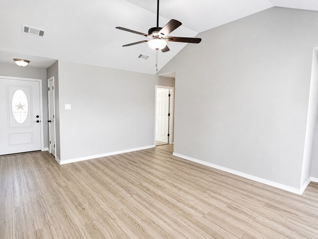 Building Photo - AVAILABLE MAY 18; APPLY ON OUR WEBSITE TODAY!!