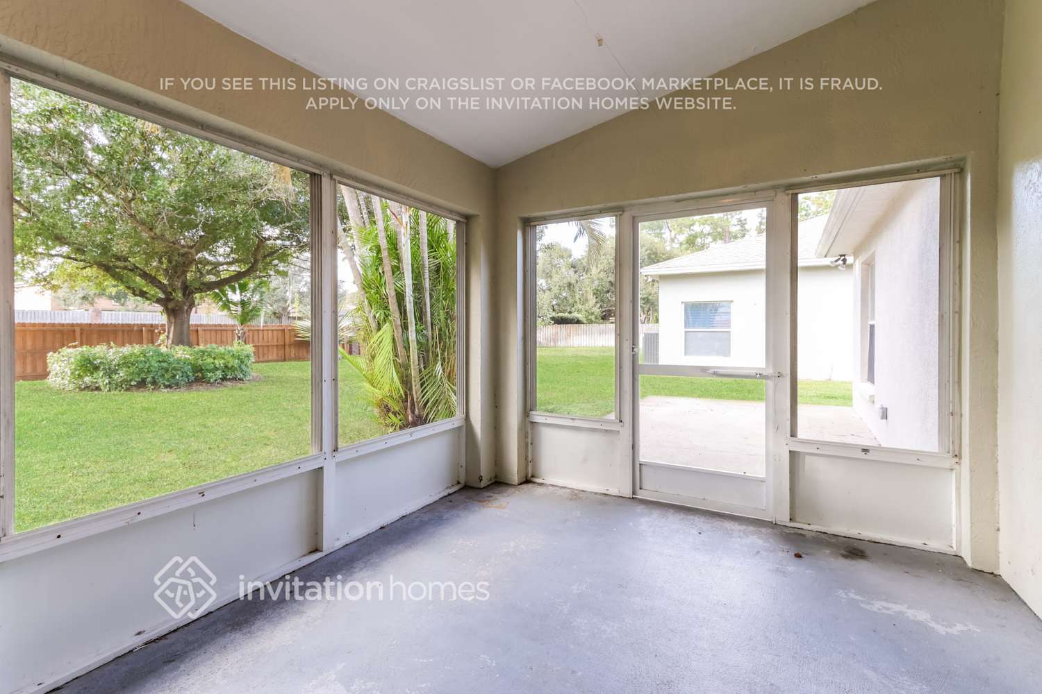 Building Photo - 624 Sheridan Woods Dr