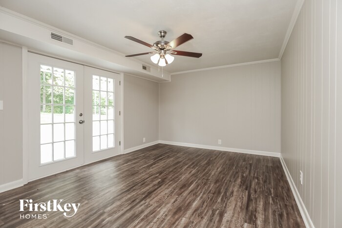 Building Photo - 3710 Plantation Dr