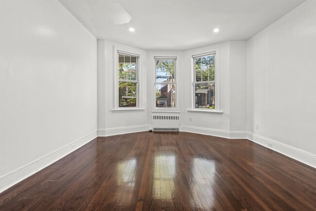 Building Photo - 56 Highwood Terrace