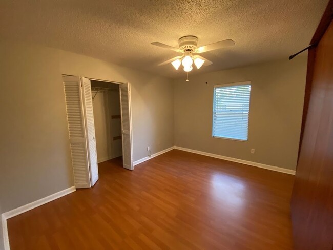 Building Photo - 3 Bedroom 2 Bath Home in Edgewater for RENT!