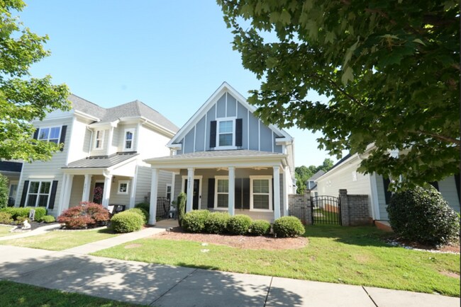 Building Photo - Charming 3-Bed, 3.5-Bath Home in a Peacefu...