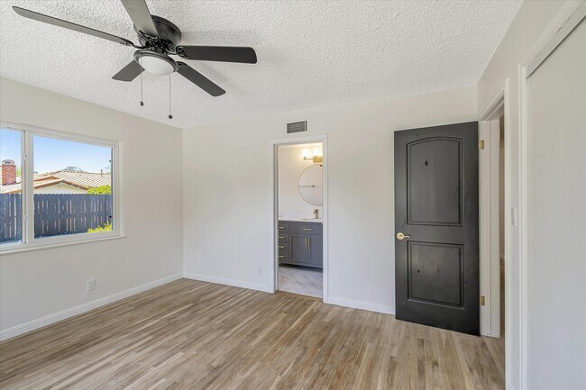 Building Photo - 18500 Celtic St