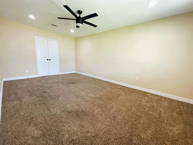 Building Photo - 24514 Sunny Glen Dr