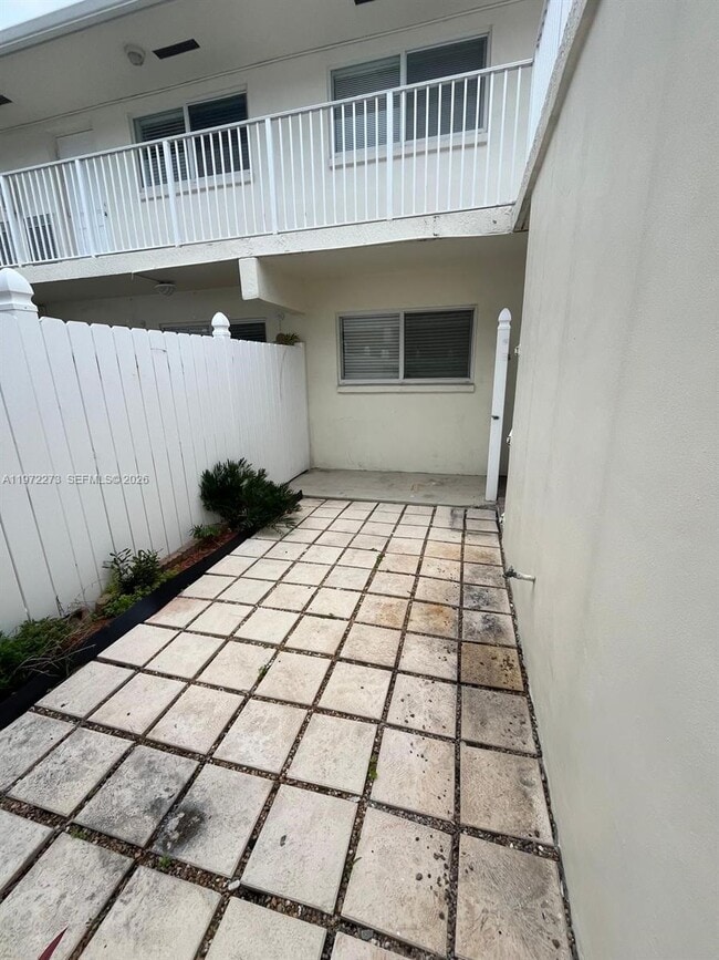 Building Photo - 1856 NE 46th St