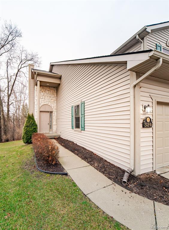 Building Photo - 324 Stratford Ln