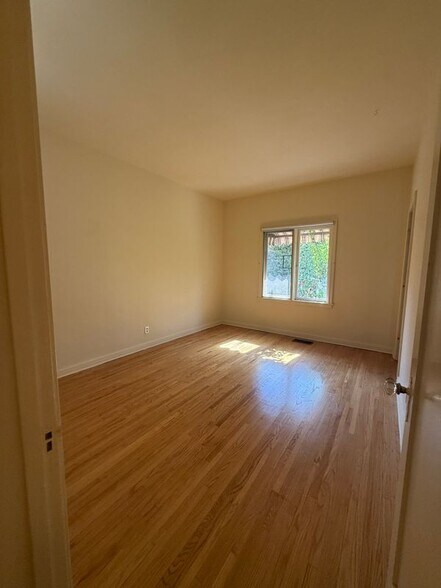 Building Photo - 1968 E Washington Blvd