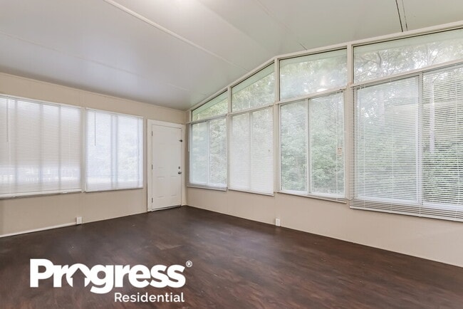 Building Photo - 2585 W Rd