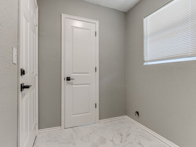 Building Photo - Stunning 4-Bedroom Home for Rent in Westwood Addition – Completely Remodeled on a Huge Lot!