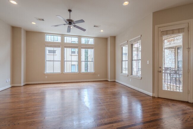 Building Photo - 5213 Eigel St