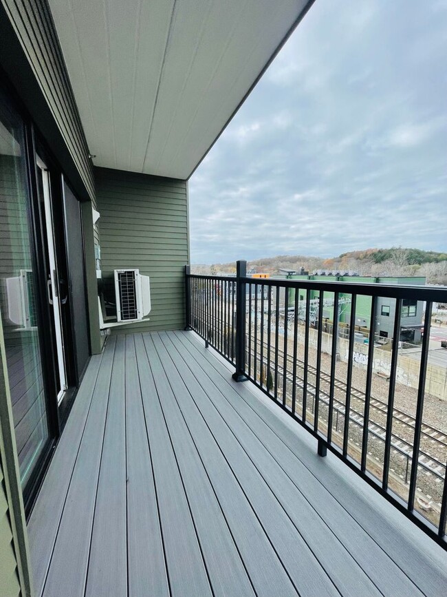Building Photo - Jamaica Plain 2 bedroom w/garage parking a...