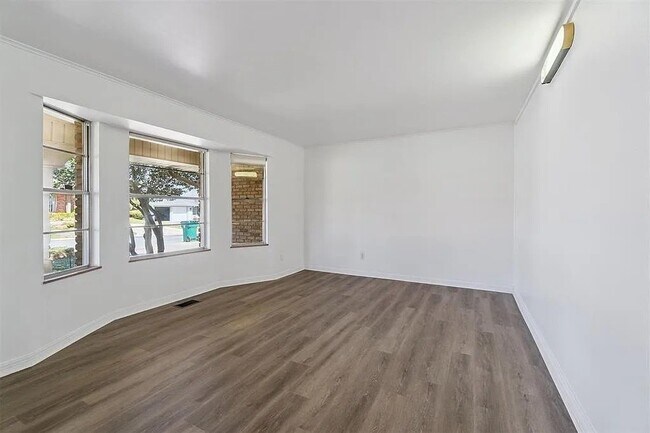 Building Photo - 3612 Treadwell Dr