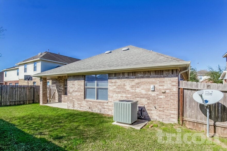 Building Photo - 10338 Whisper Bluff Dr
