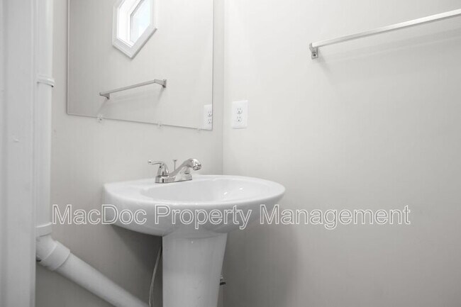 Building Photo - 1424 William St