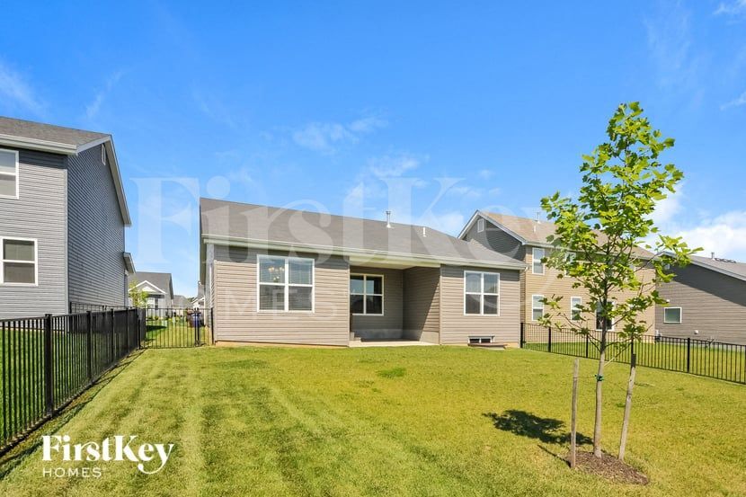 Building Photo - 404 Cozy Pines Dr