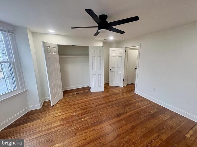 Building Photo - 4462 E Thompson St