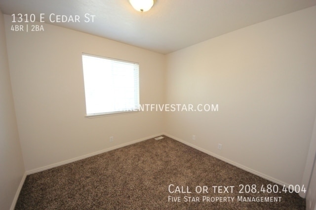 Building Photo - 1310 E Cedar St