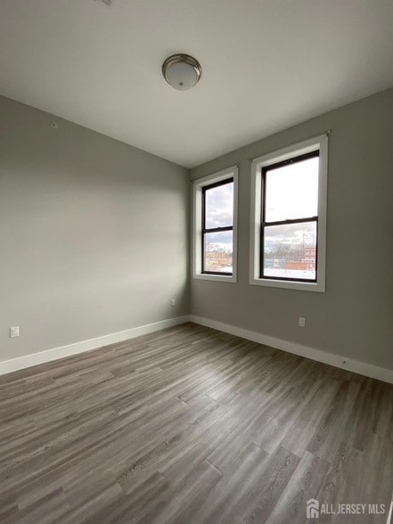 Building Photo - 22 Center St