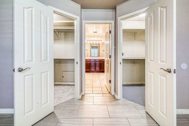 Building Photo - 5948 Anapaula Dr