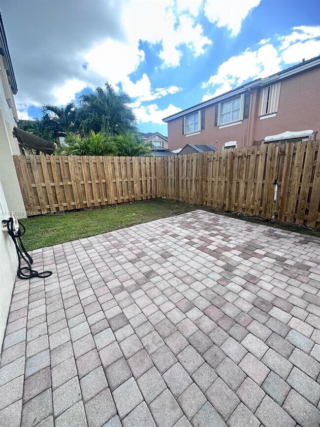 Building Photo - 15290 SW 118th Terrace