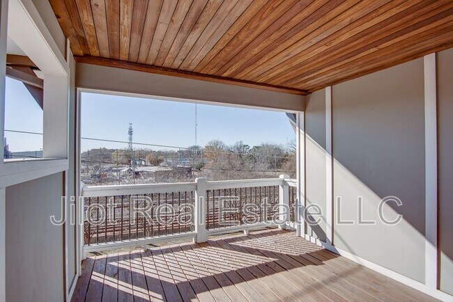 Building Photo - 1806 DeKalb Ave NE