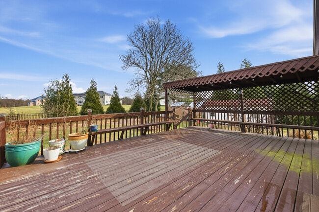 Building Photo - 150 Hankins Rd