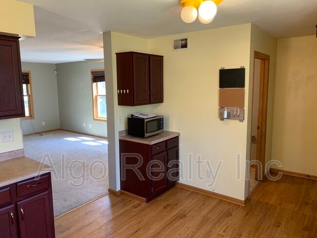 Building Photo - 2827 N Aldrich Ave