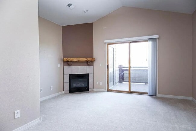 Building Photo - Beautiful Condo near Fossil Creek
