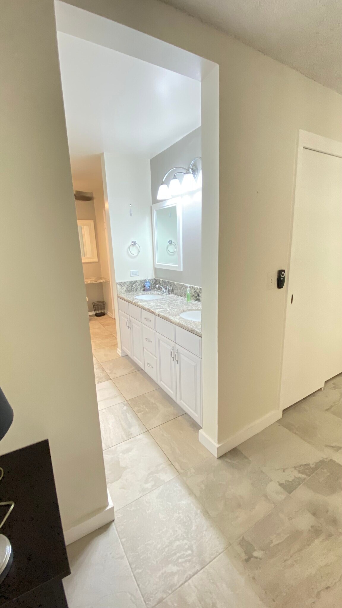 Primary bath Double vanities - 501 Hahaione St