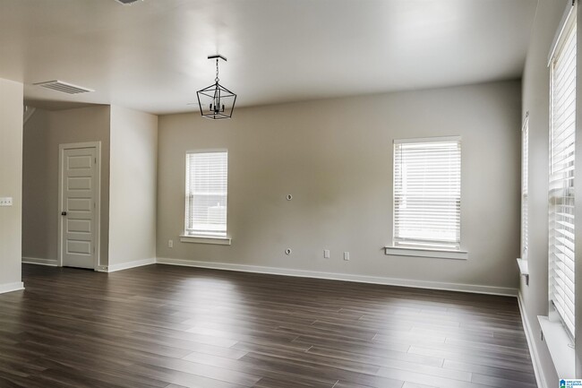 Building Photo - 370 Ridgeview Cir